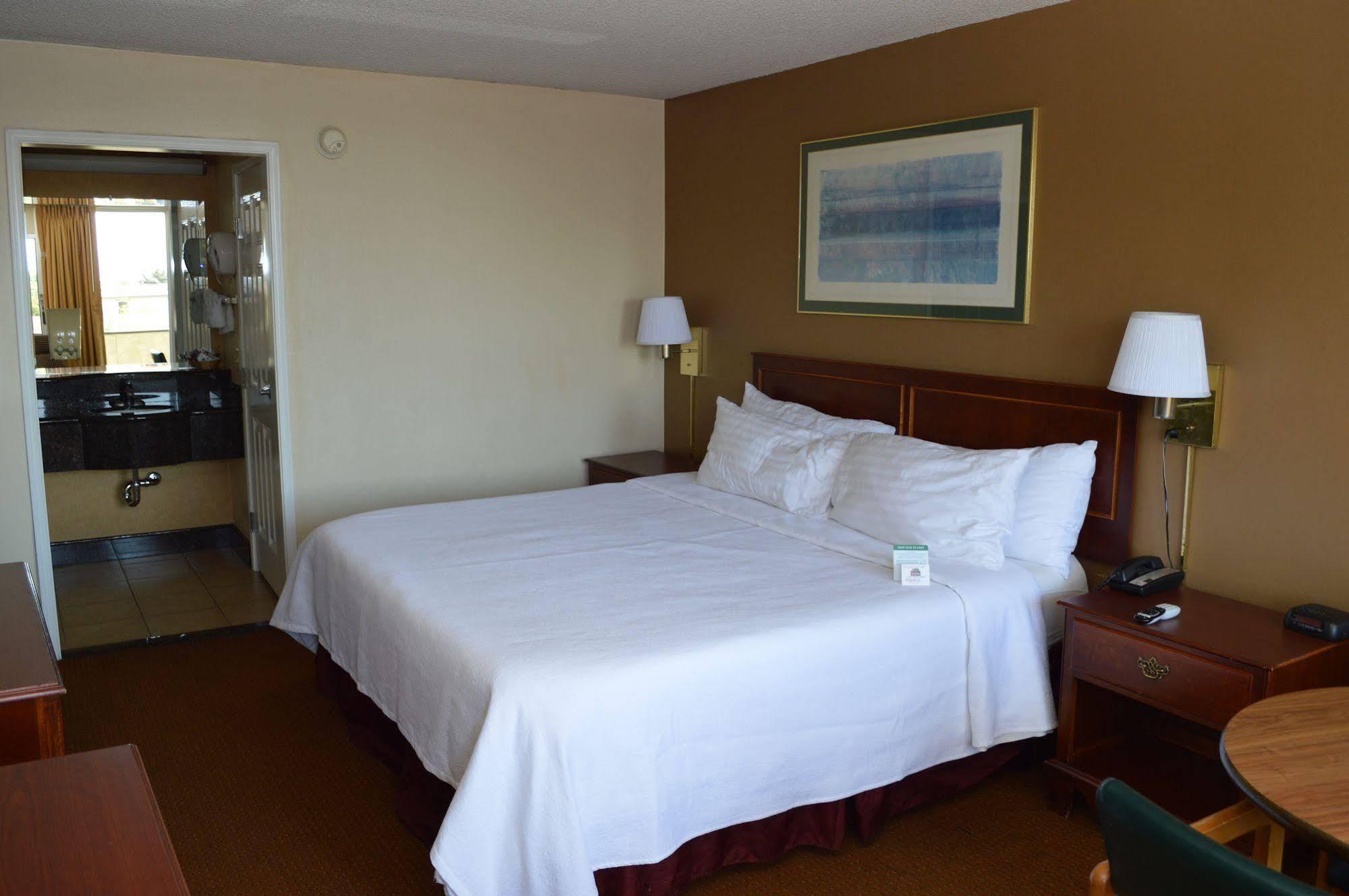 Ontario Airport Inn Exterior foto